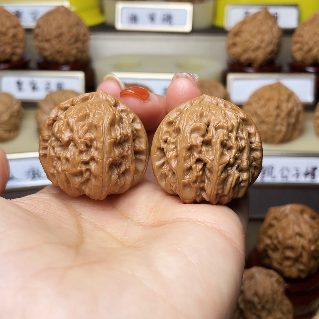 把件文玩核桃白狮子34左右