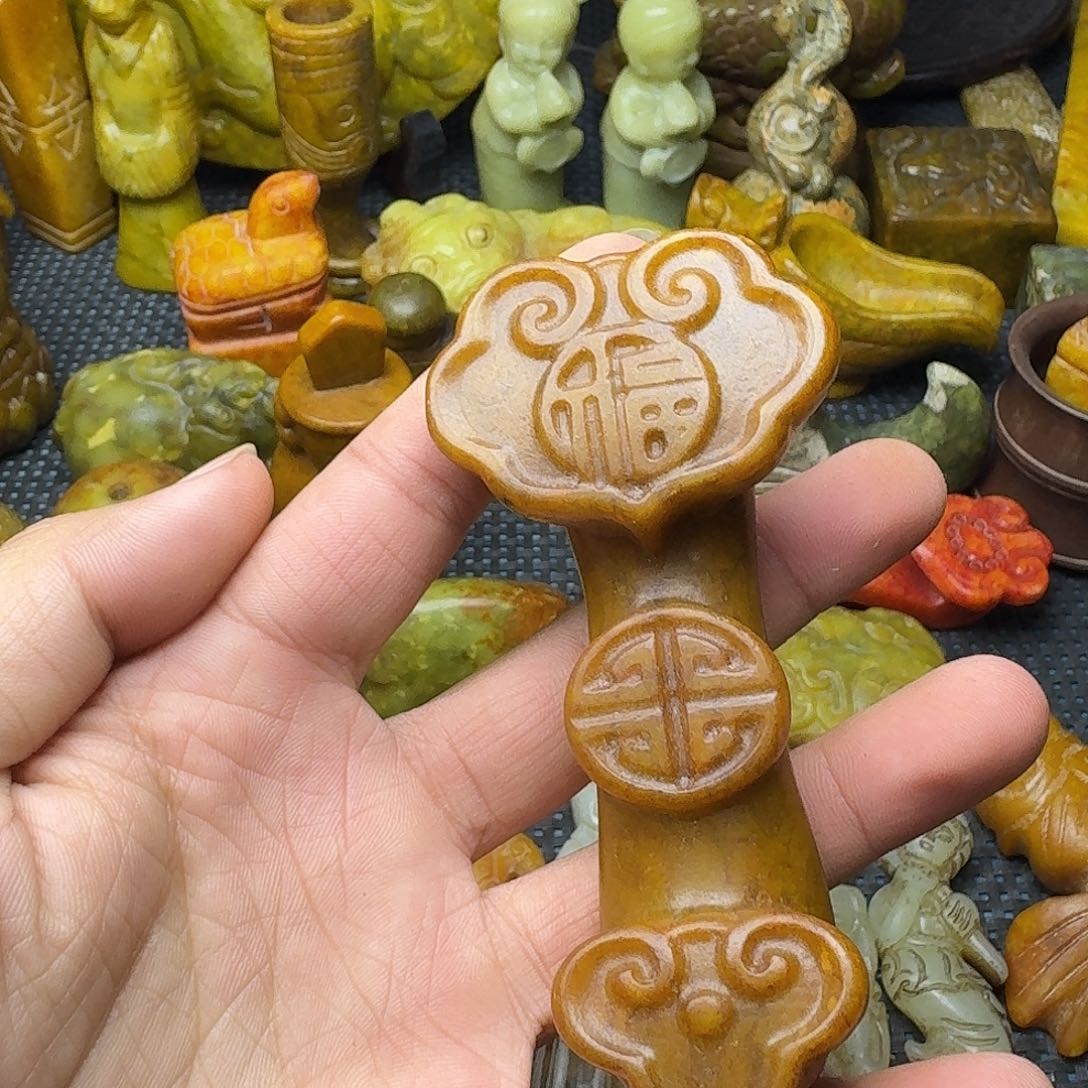 白玉菩提吊坠。。。