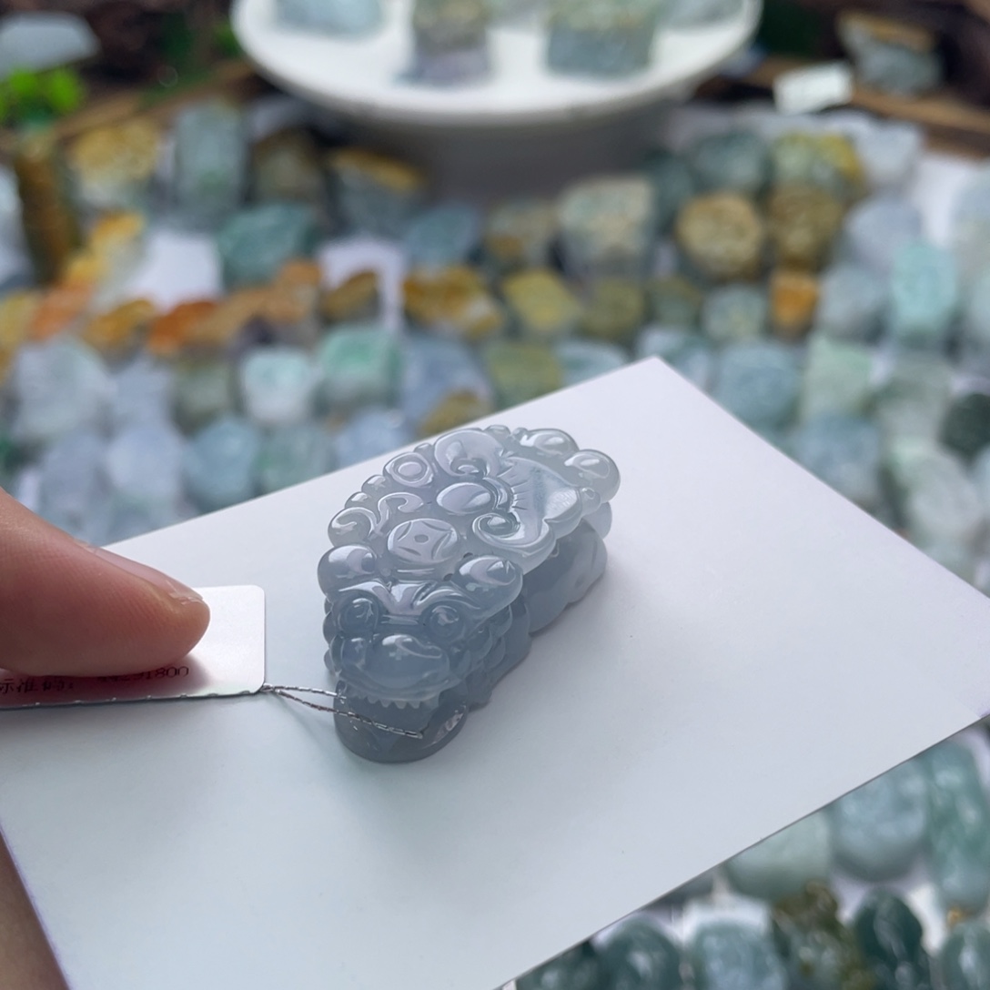 翡翠颈饰未镶嵌貔貅