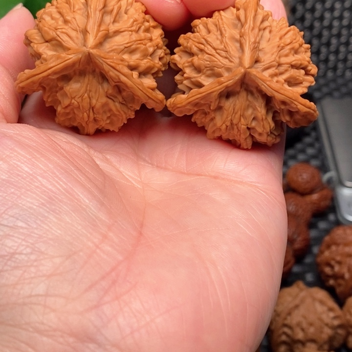 文玩核桃吊坠西**?盘山奔