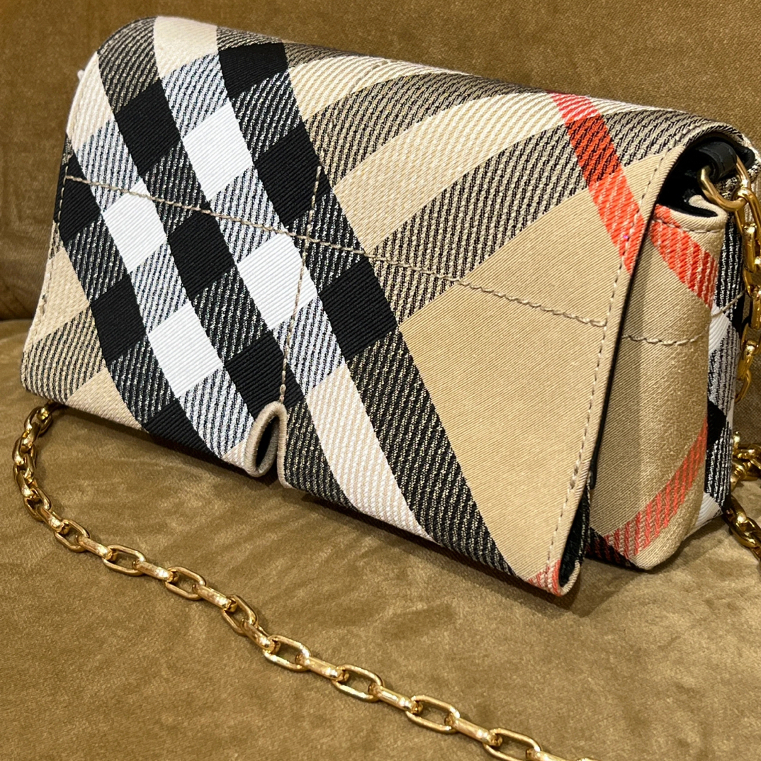 99新 BURBERRY/博柏利 巴宝莉格纹包 25120125-02