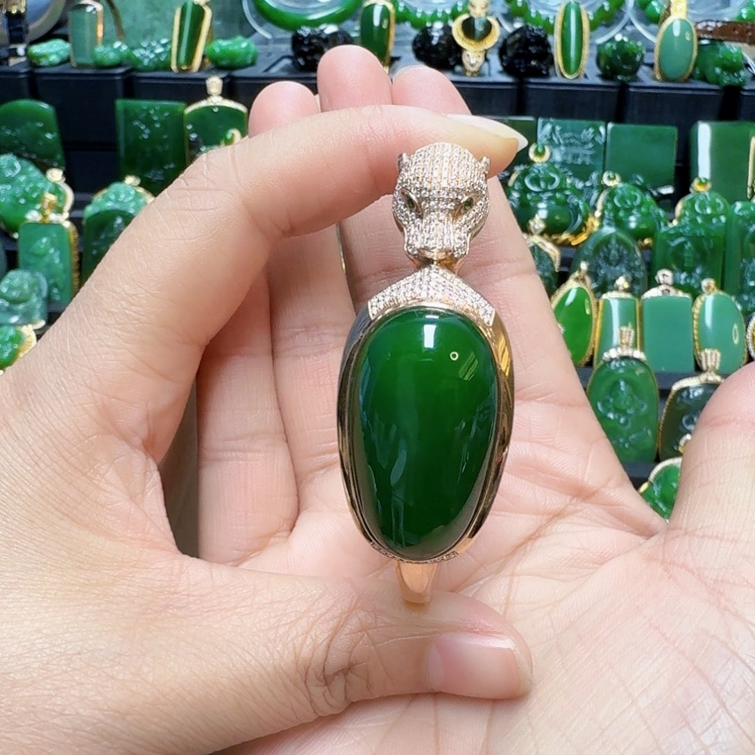 和田玉（碧玉）手镯18K金镶嵌锦*