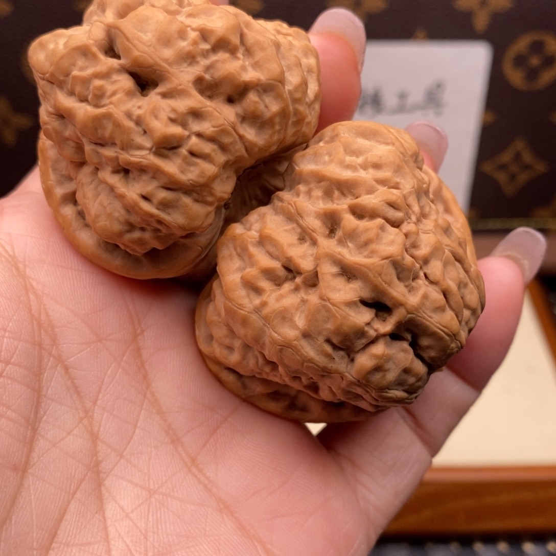 文玩核桃把件边46左右