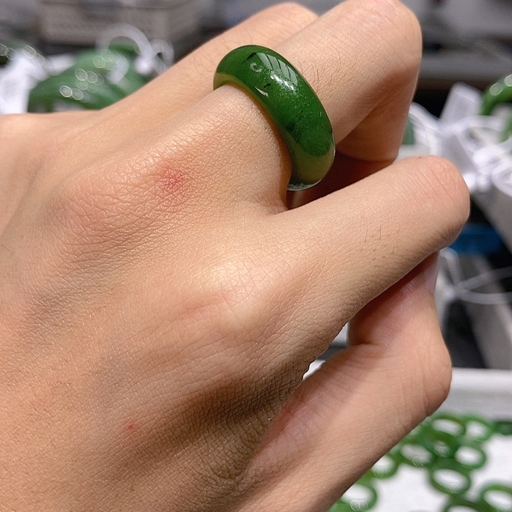 木****和田玉未镶嵌戒圈