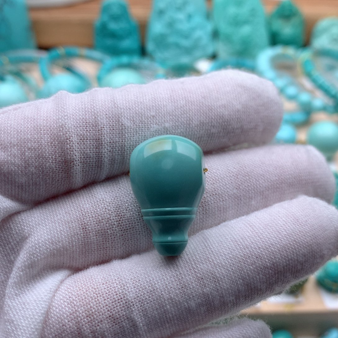 绿松石颈饰未镶嵌