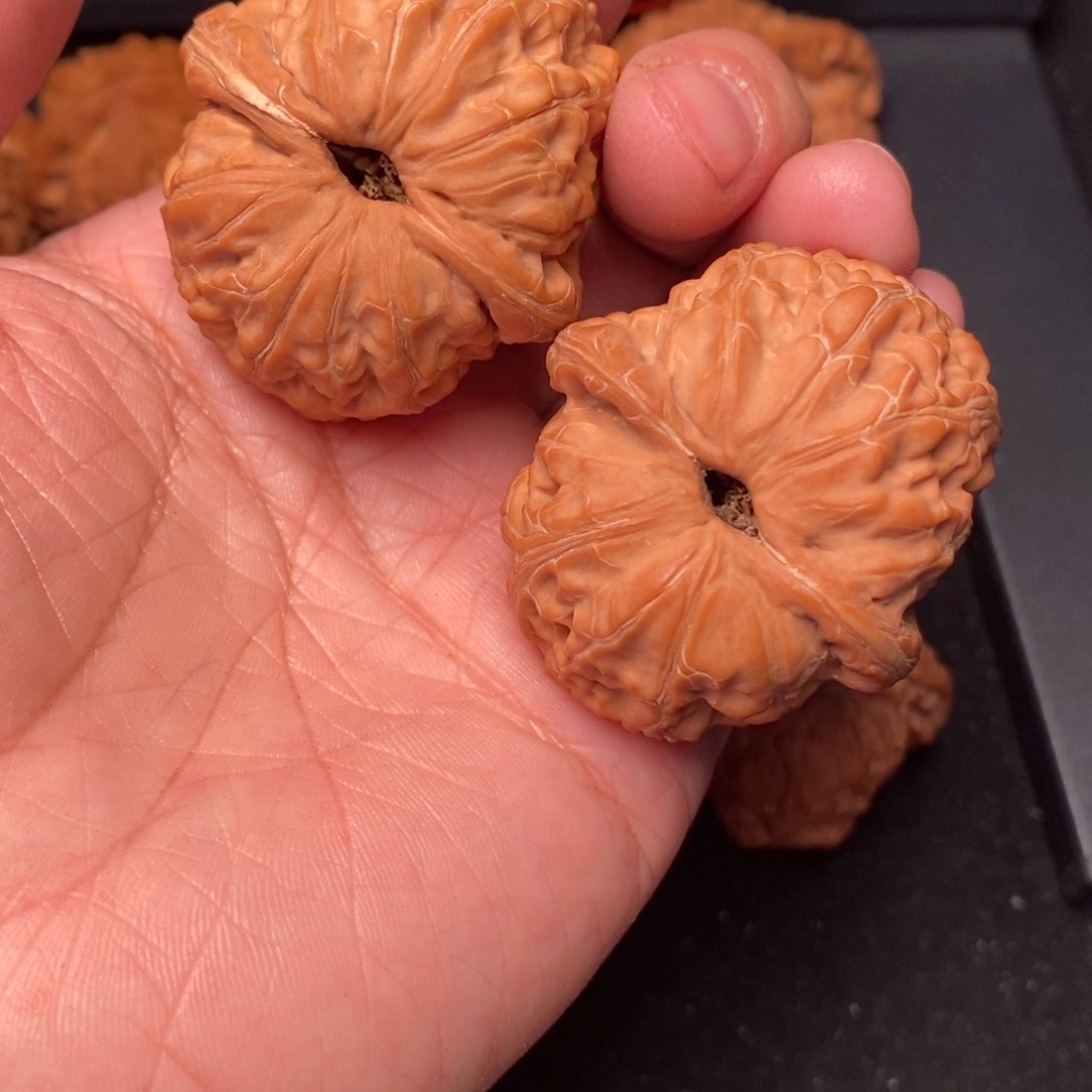 文玩核桃吊坠剪****烟元宝