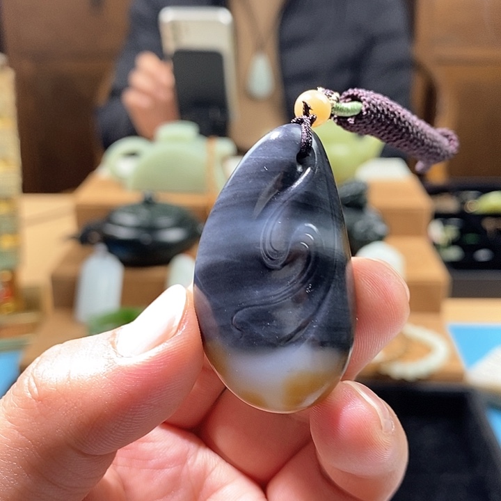和田玉（糖玉）颈饰未镶嵌楼兰三色