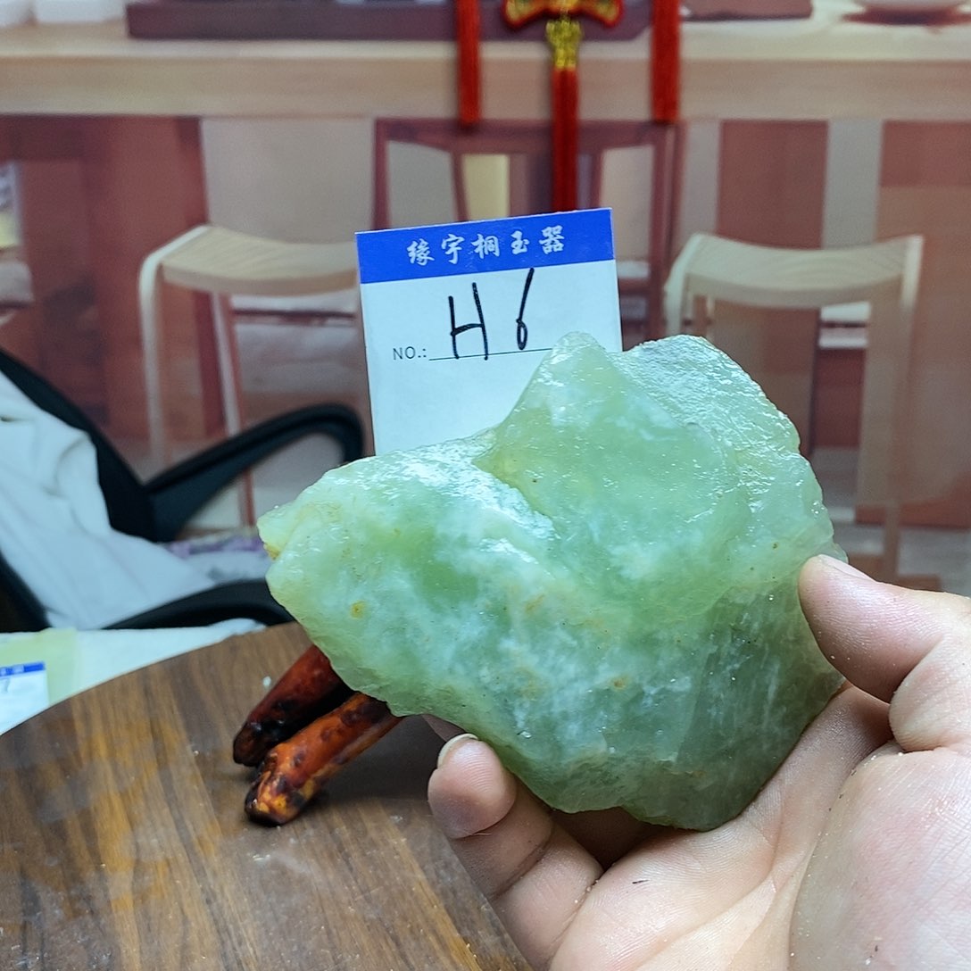 蛇纹石玉原石未镶嵌