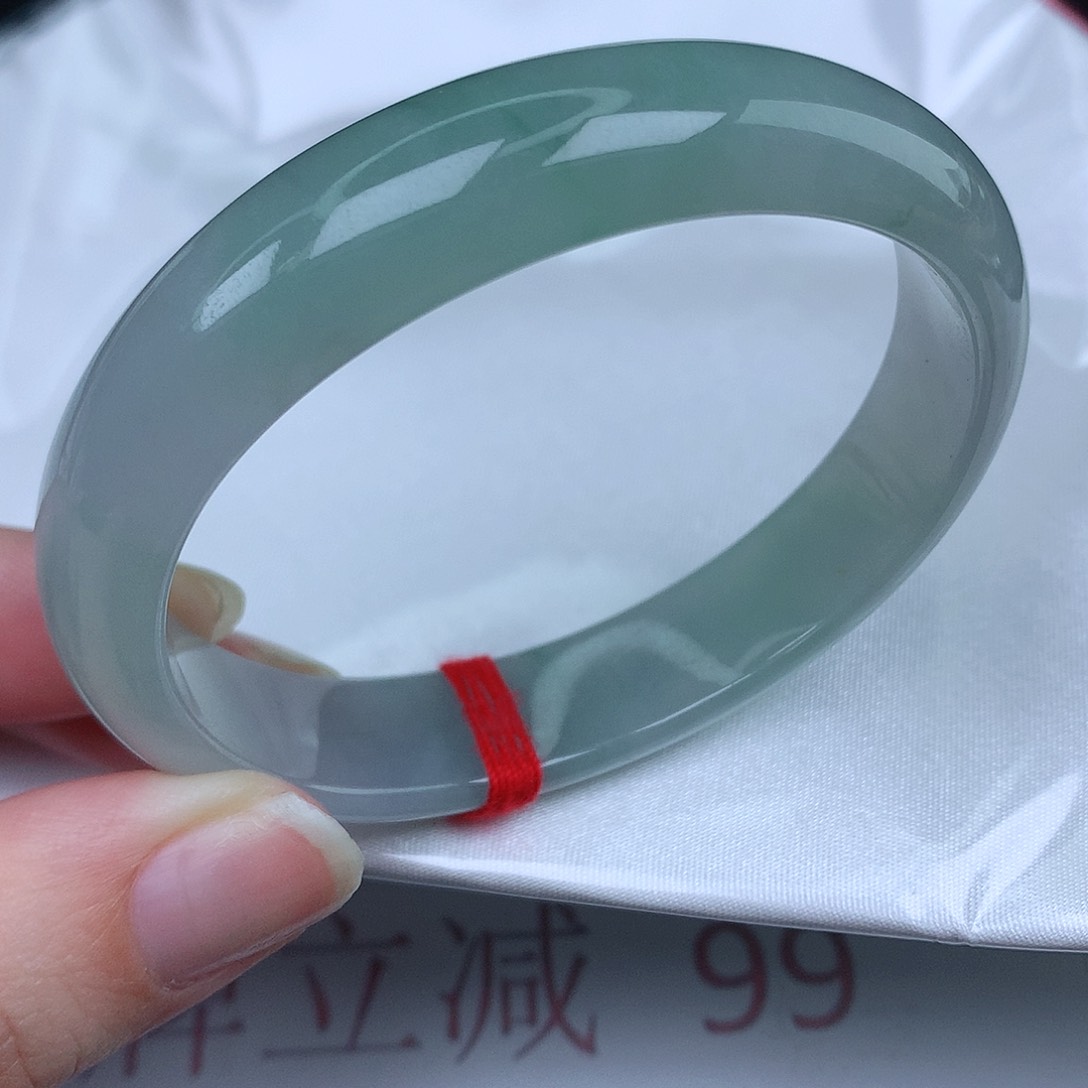 翡翠手镯未镶嵌天然