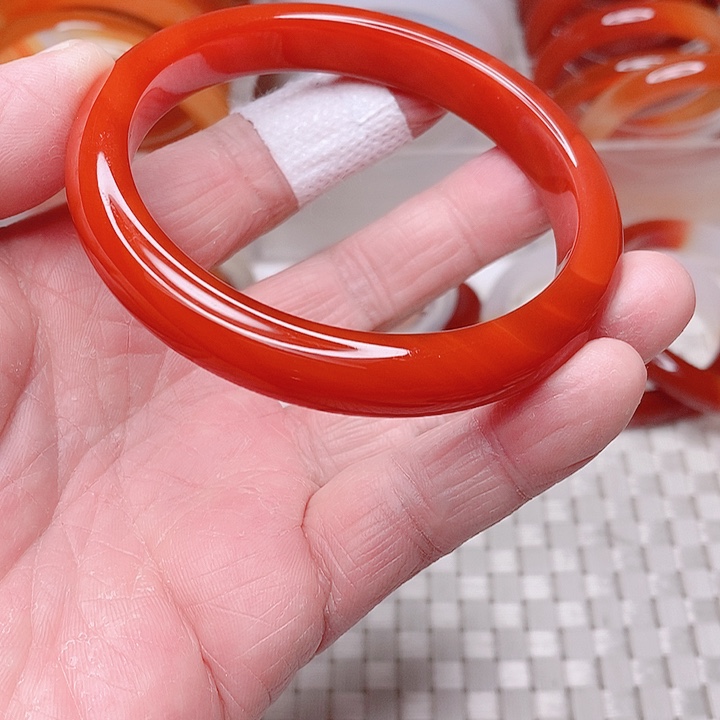 玛瑙/玉髓手镯未镶嵌