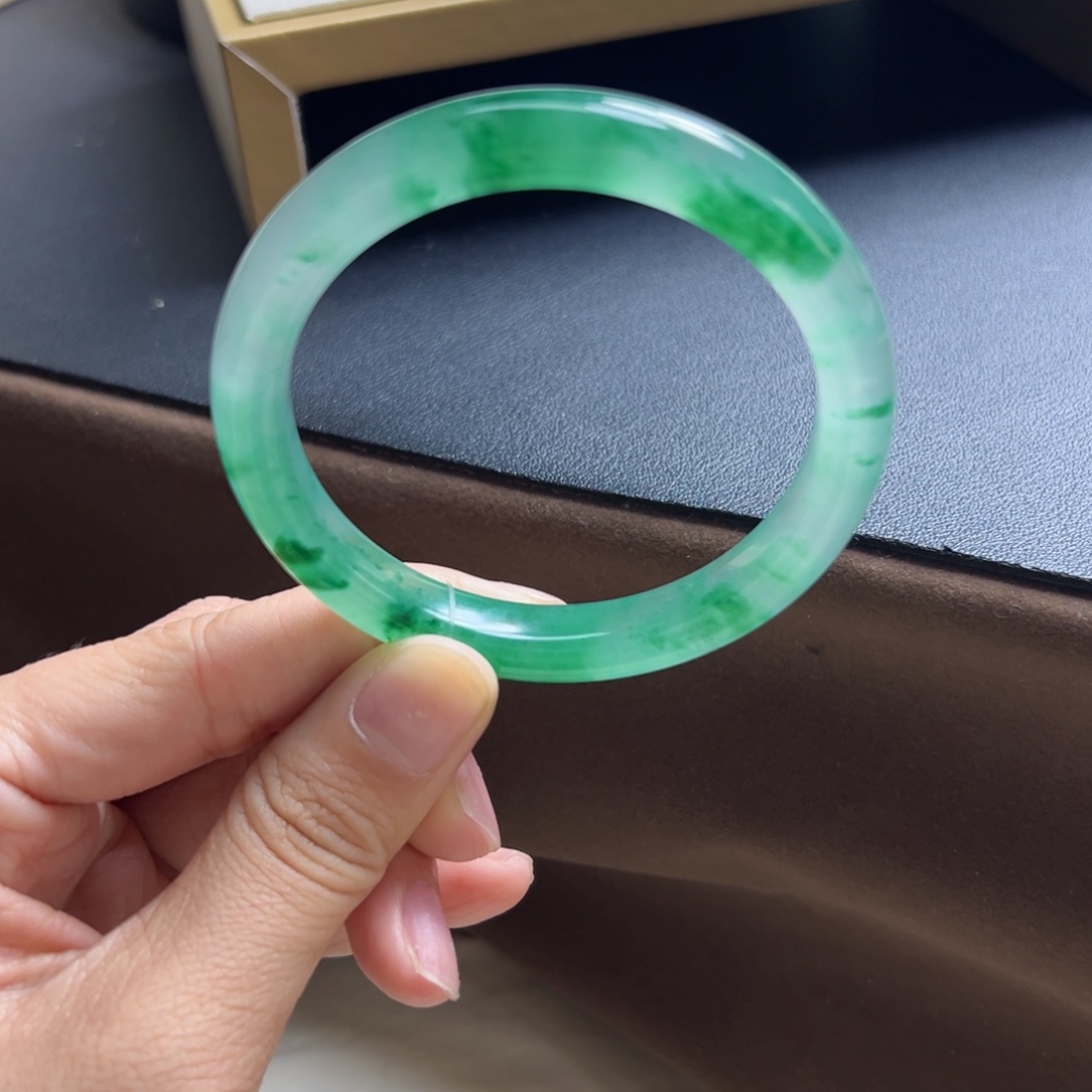 石英质玉手镯未镶嵌53.54