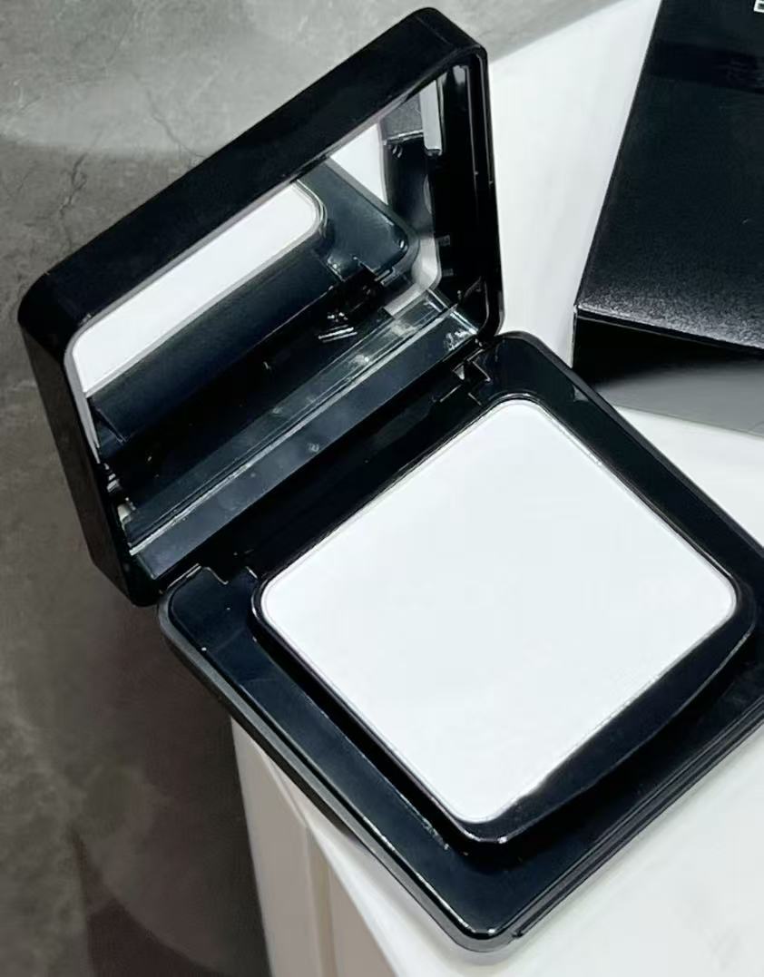 黑色盒柔焦蜜粉饼8g