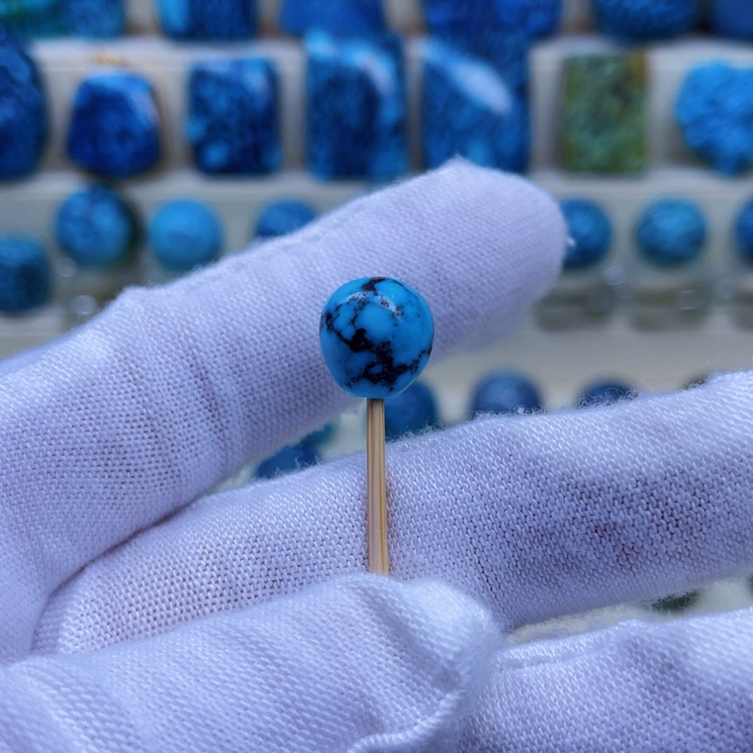 绿松石未镶嵌颈饰