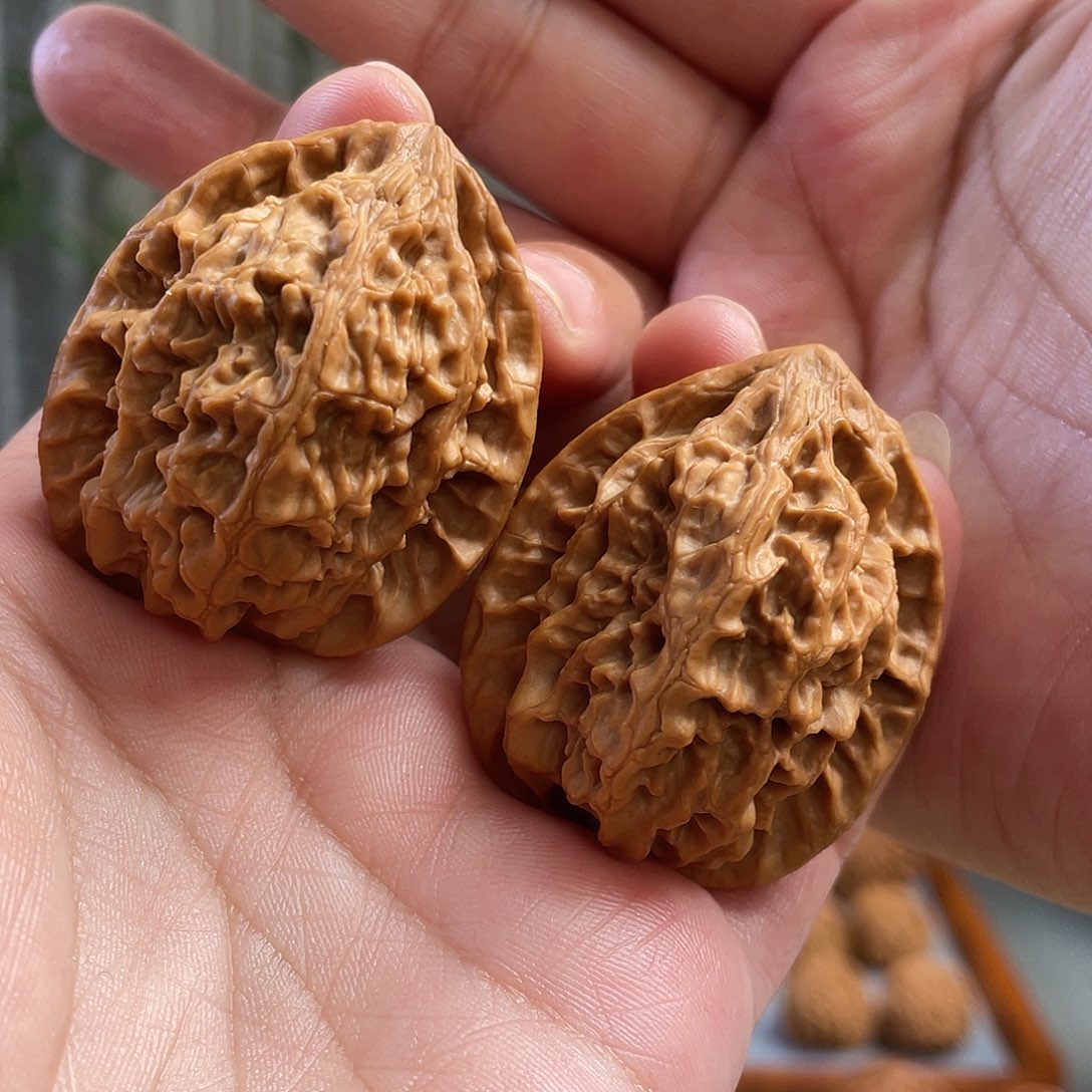 桃核把件37×36×45精修打底十三陵鸡心CN01428