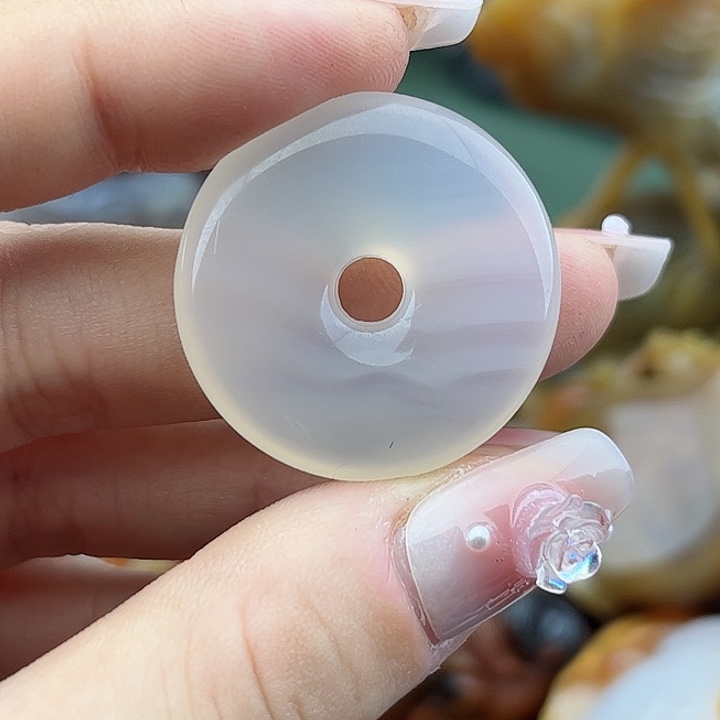 玛瑙手饰未镶嵌卡****味