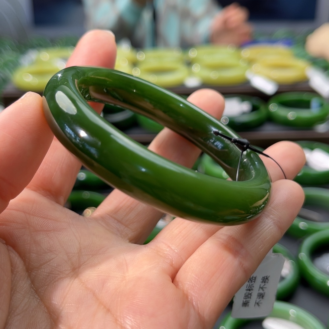 和田玉（碧玉）手镯未镶嵌