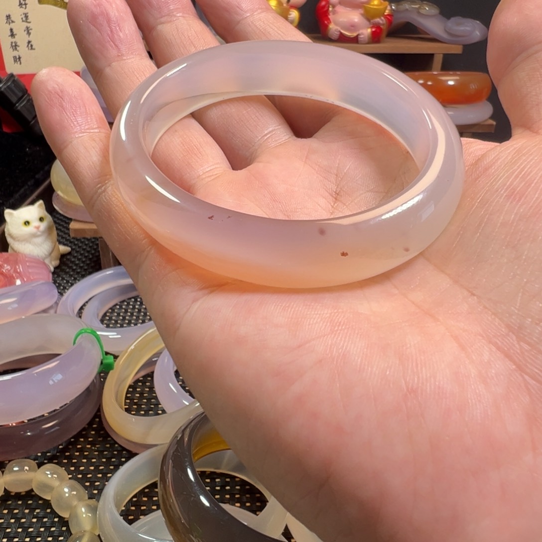 玛瑙/玉髓手镯未镶嵌