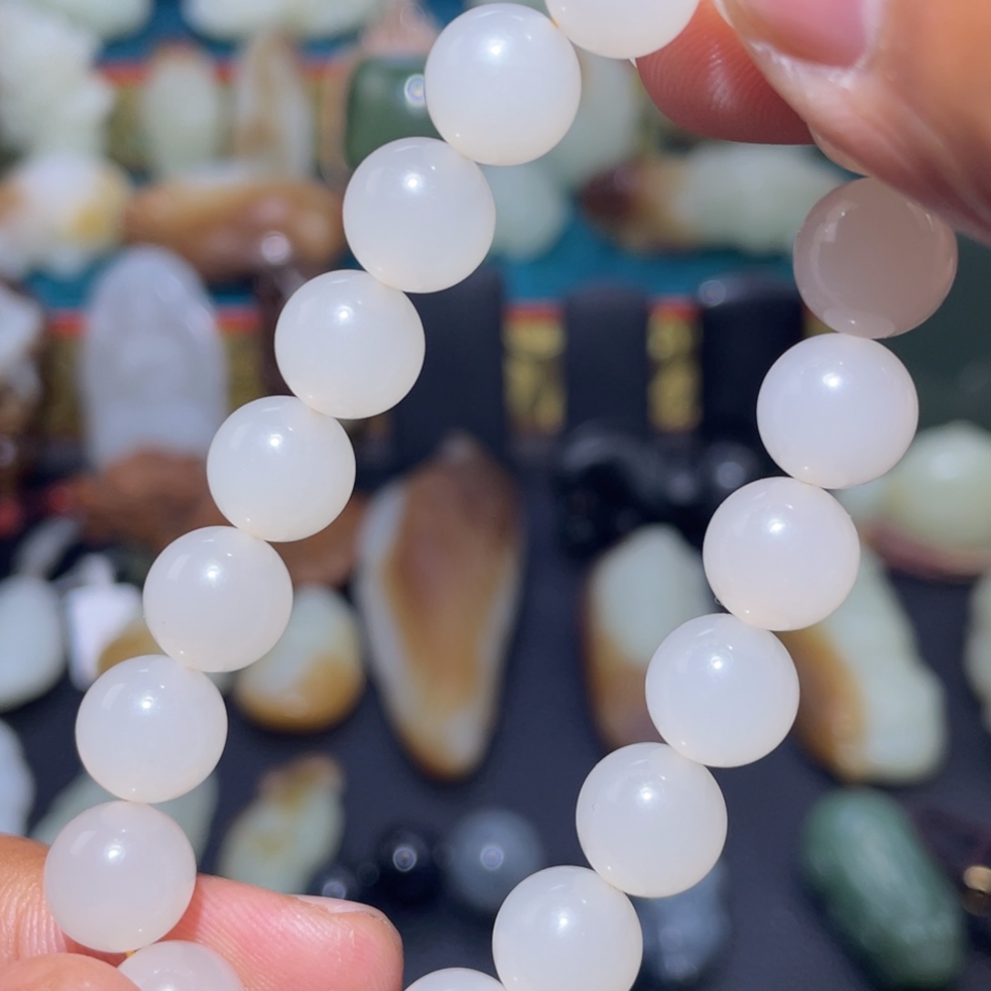 和田玉（糖玉）未镶嵌颈饰