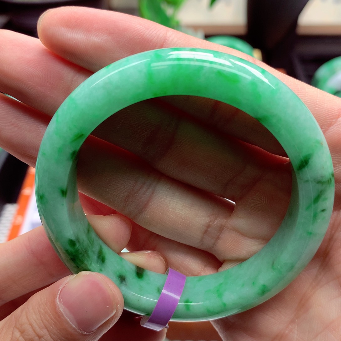 翡翠手镯未镶嵌缅甸翡翠