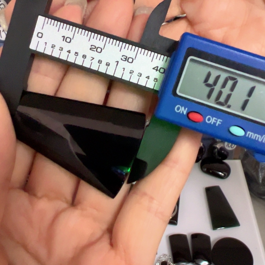 翡翠裸石墨翠无事牌裸石