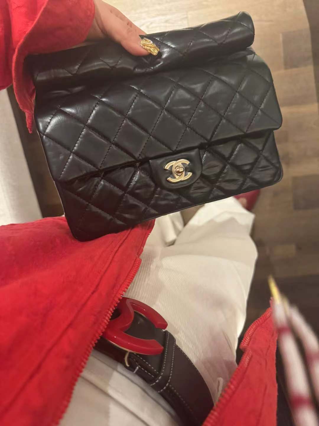 95新 Chanel/香奈儿 展会外场！黑金手卷包