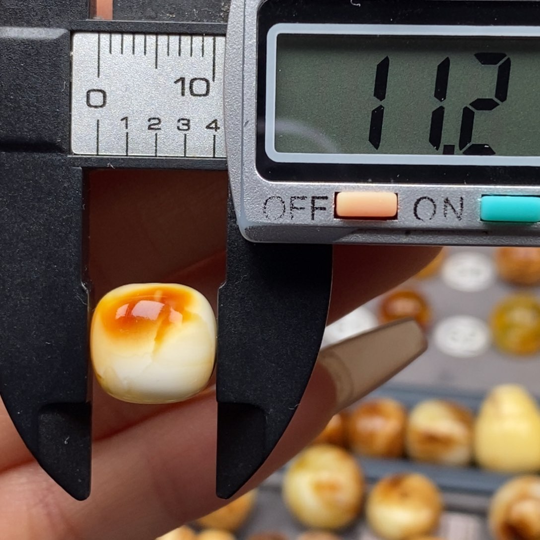 琥珀未镶嵌耳饰老型