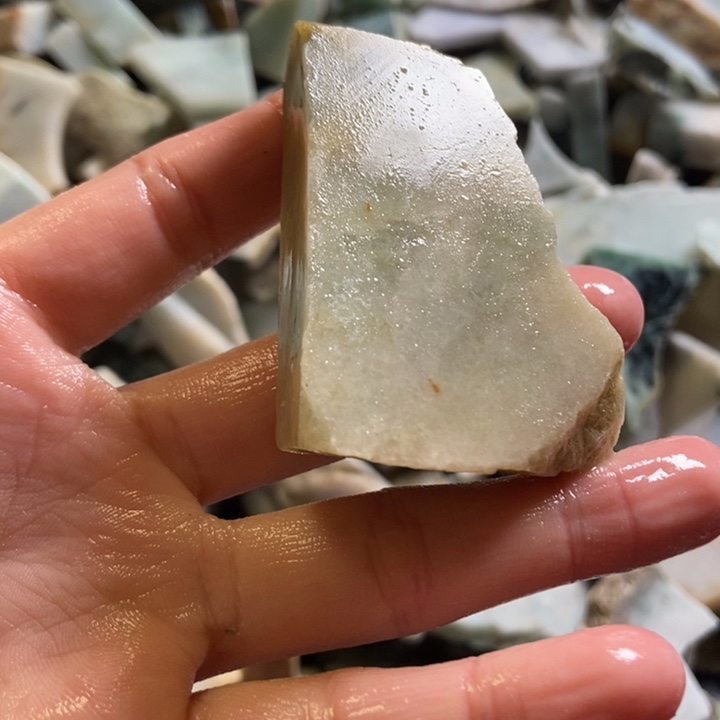 翡翠颈饰未镶嵌天然翡翠