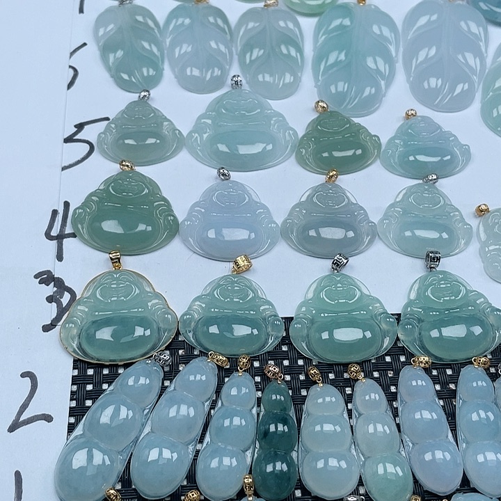 翡翠颈饰未镶嵌天然翡翠吊坠
