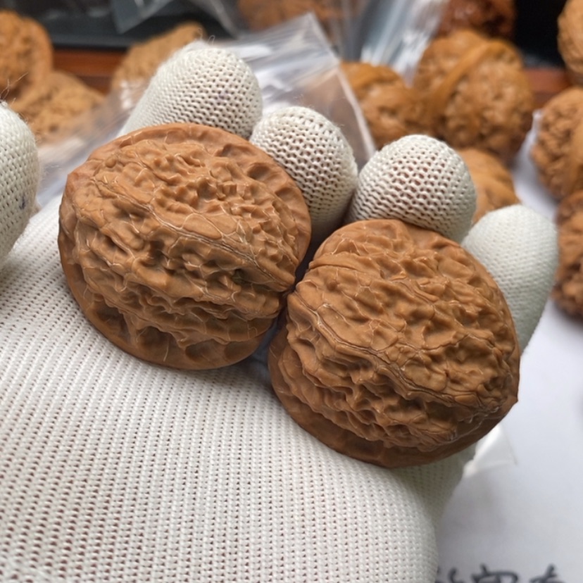 【闪购商品】文玩核桃把件哈*哈358金麒麟