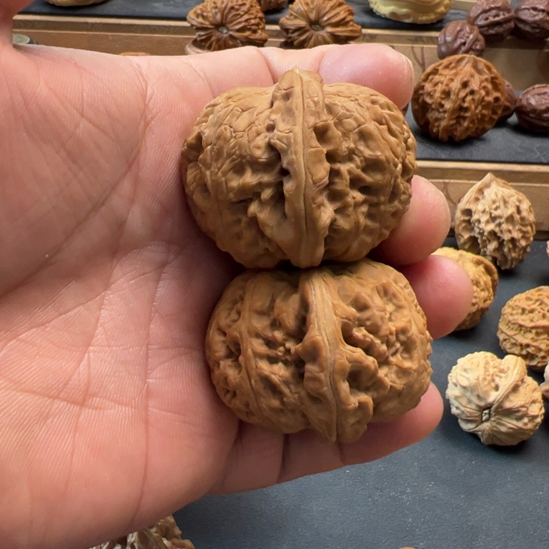 吊坠桃核文玩核桃，平谷元宝