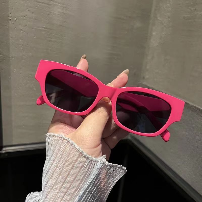 墨镜女2025新款美式猫眼墨镜多巴胺潮酷红色太阳镜女网红高级感