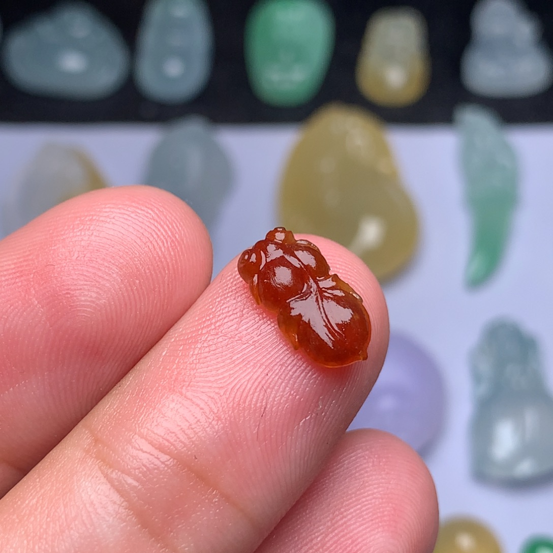 定制翡翠未镶嵌金鱼