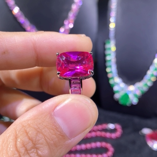 宝***儿红宝石未镶嵌戒指