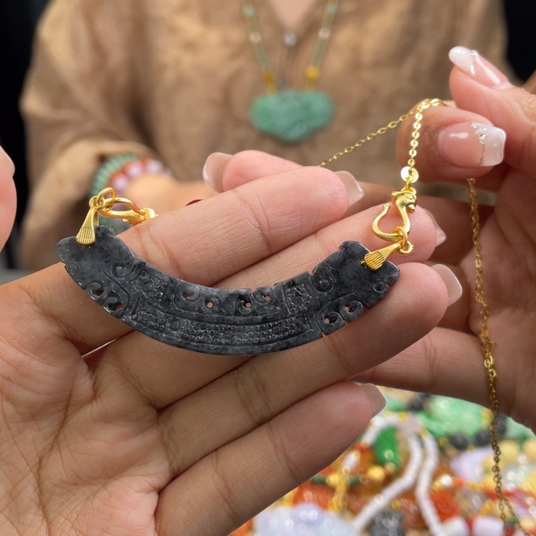 翡翠颈饰未镶嵌代编织