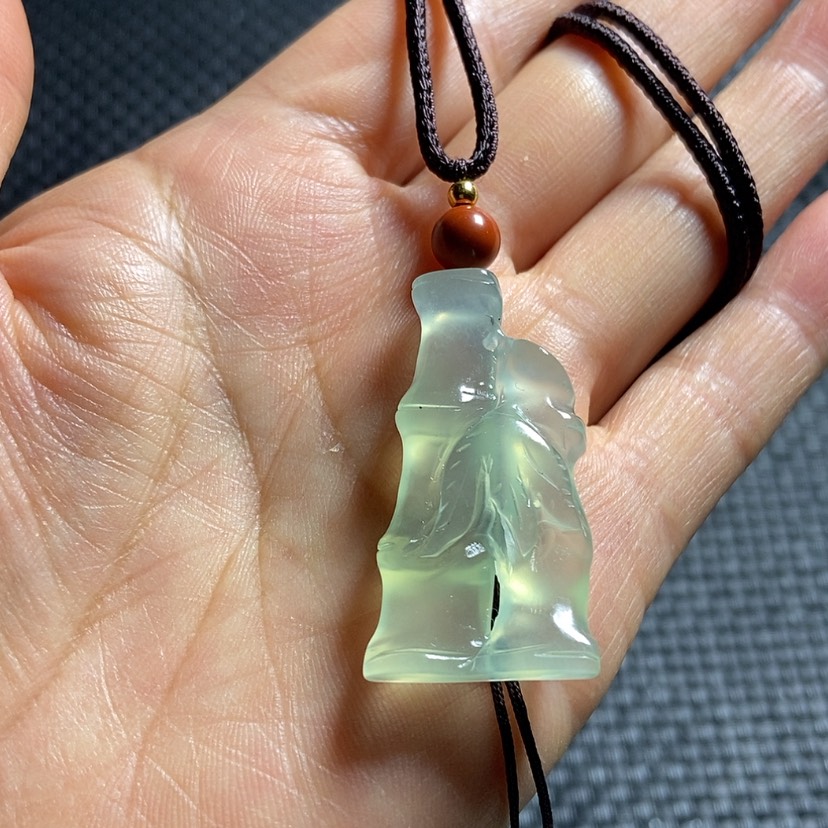 【闪购商品】蛇纹石玉未镶嵌颈饰