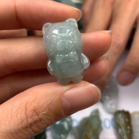 翡翠颈饰未镶嵌翡翠