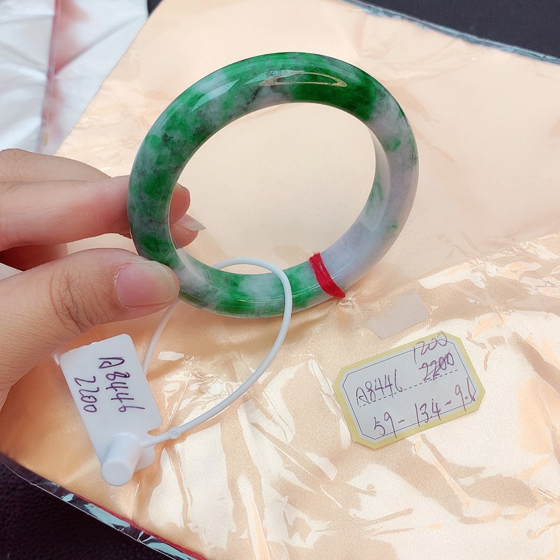 翡翠手镯未镶嵌天然缅甸翡翠A货