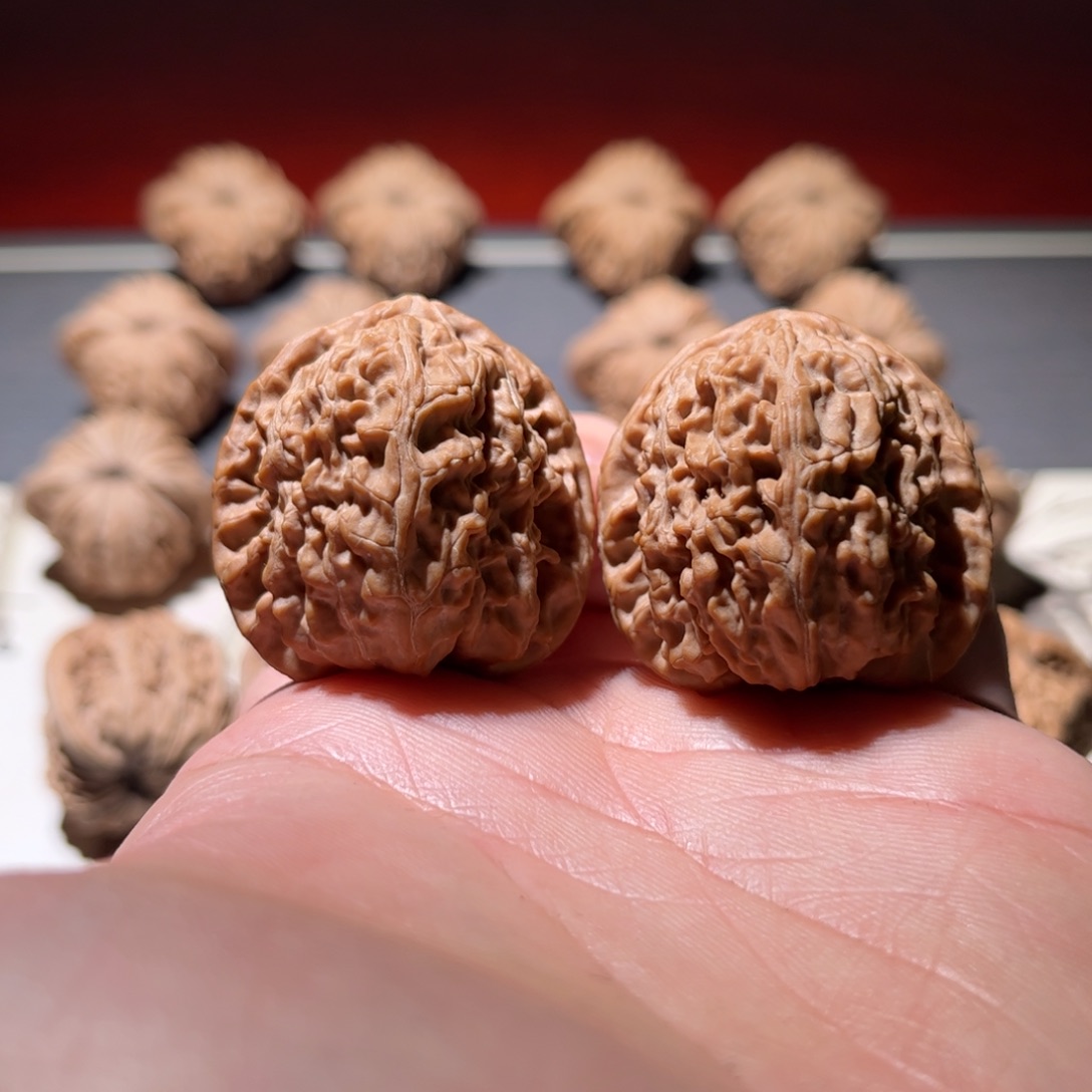 吃***饭文玩核桃吊坠白狮子