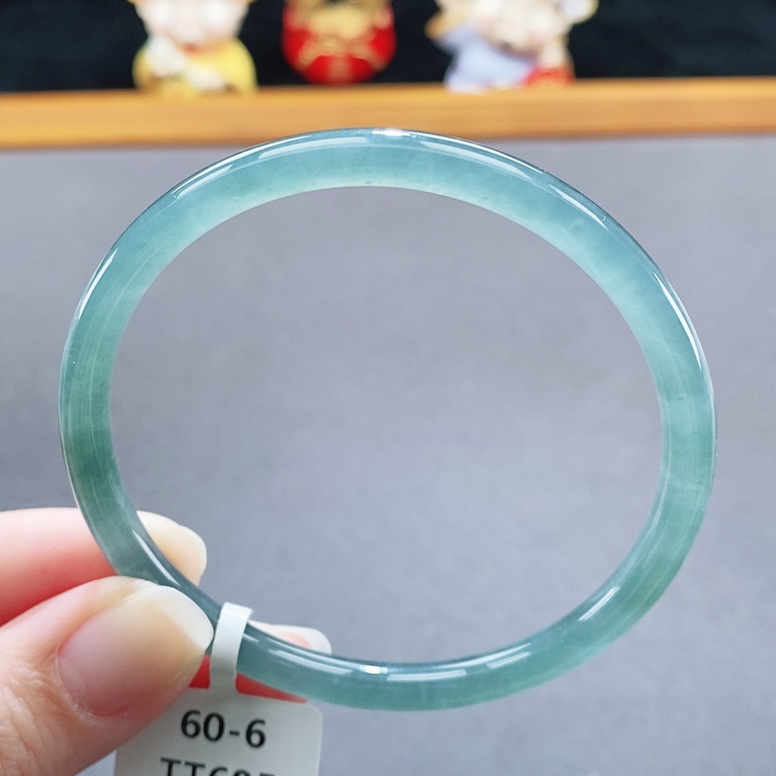 翡翠未镶嵌手镯94