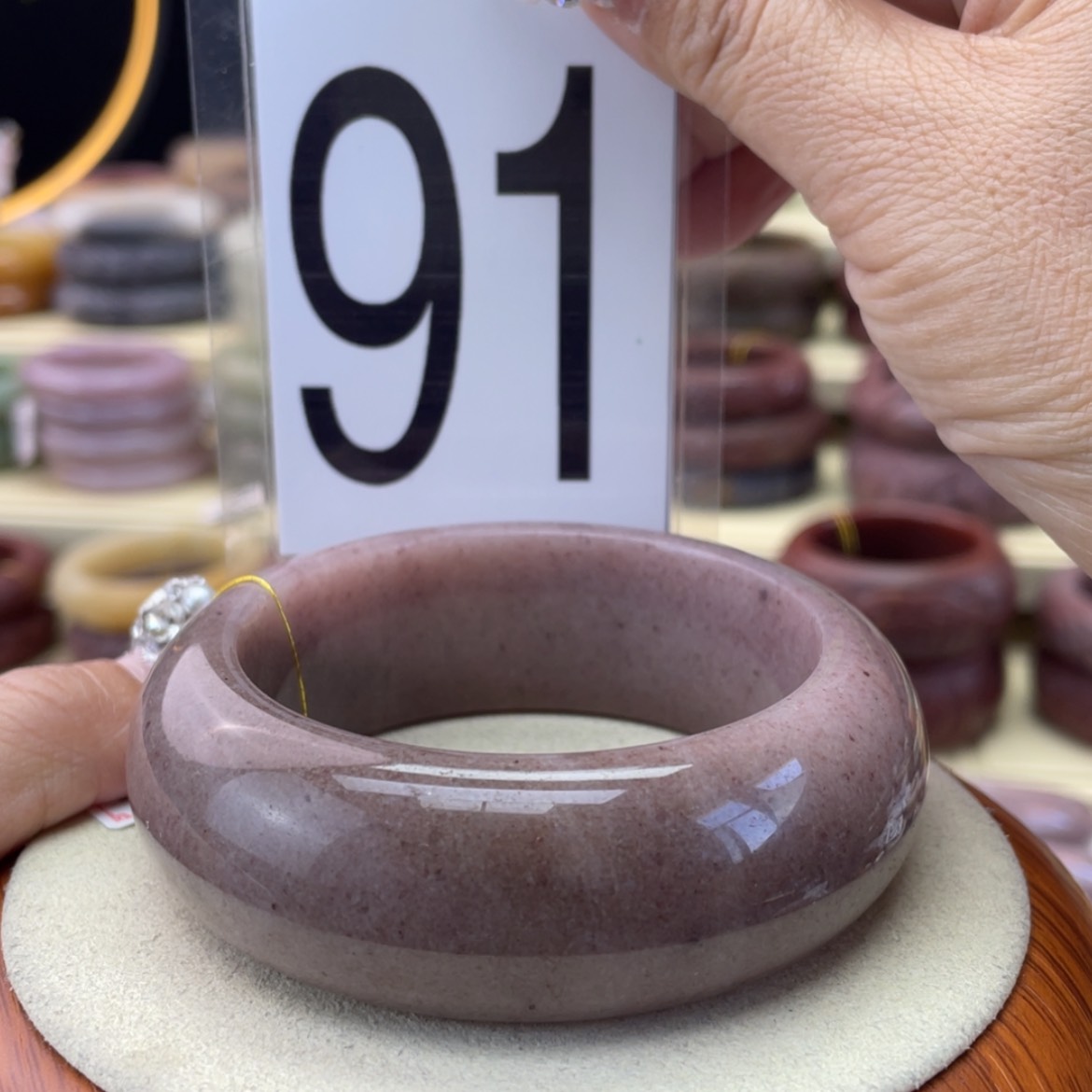 【闪购商品】石英质玉手镯未镶嵌