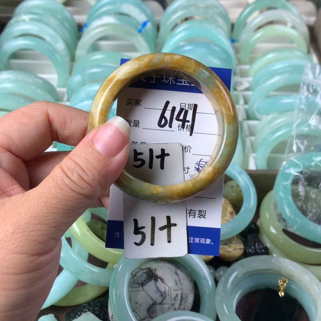 蛇纹石玉手镯未镶嵌6141