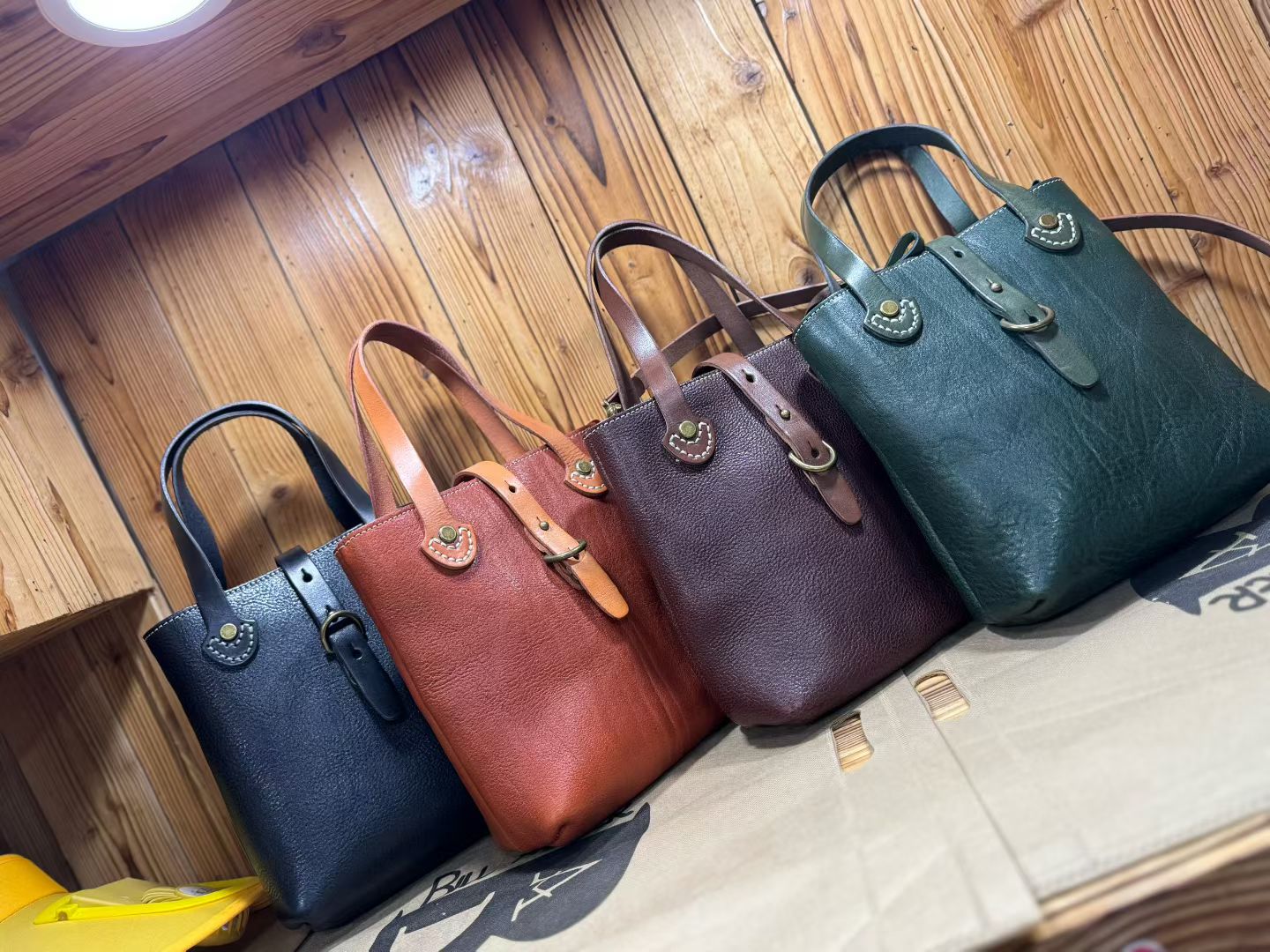 百搭时尚真皮女包（A300-)