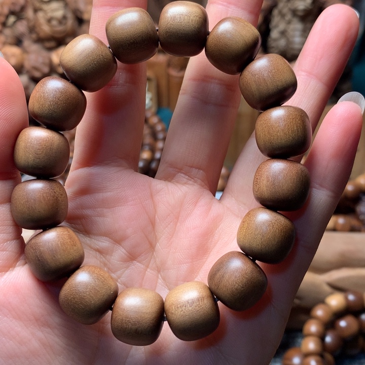 檀香木手串/手链老山檀香1.3*1.4顺纹