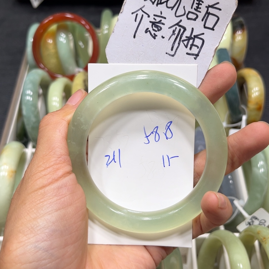 未镶嵌蛇纹石玉手镯