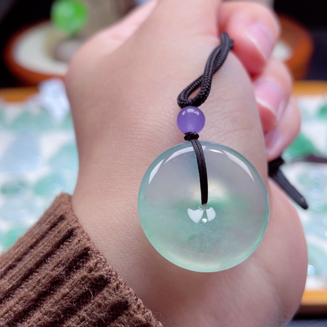 翡翠颈饰未镶嵌扣子