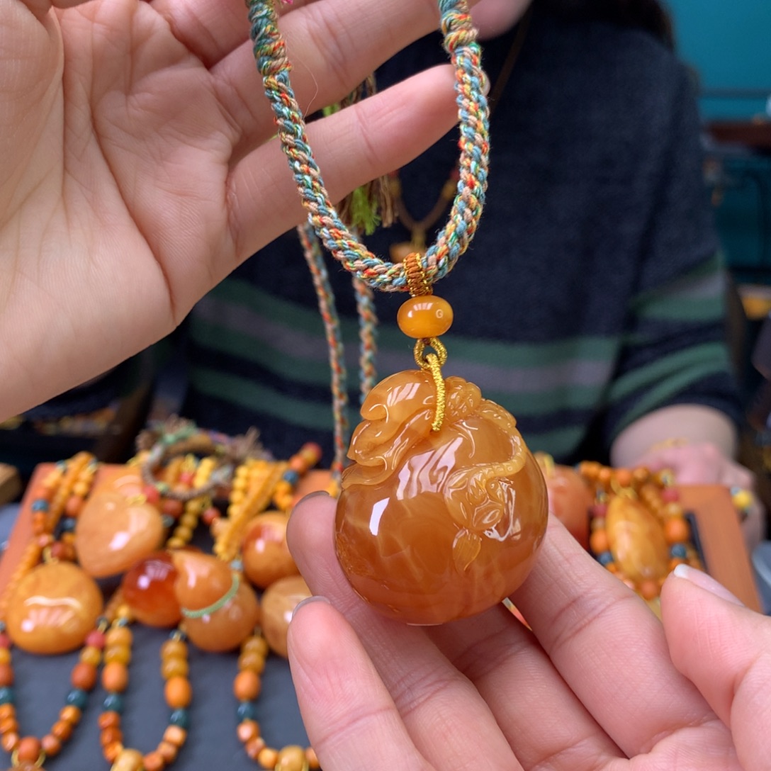 蜜蜡未镶嵌颈饰钱袋