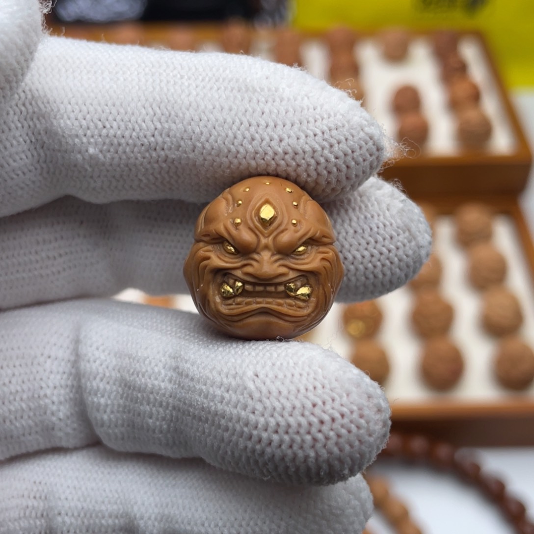 文玩核桃吊坠s****?猴头核桃雕刻