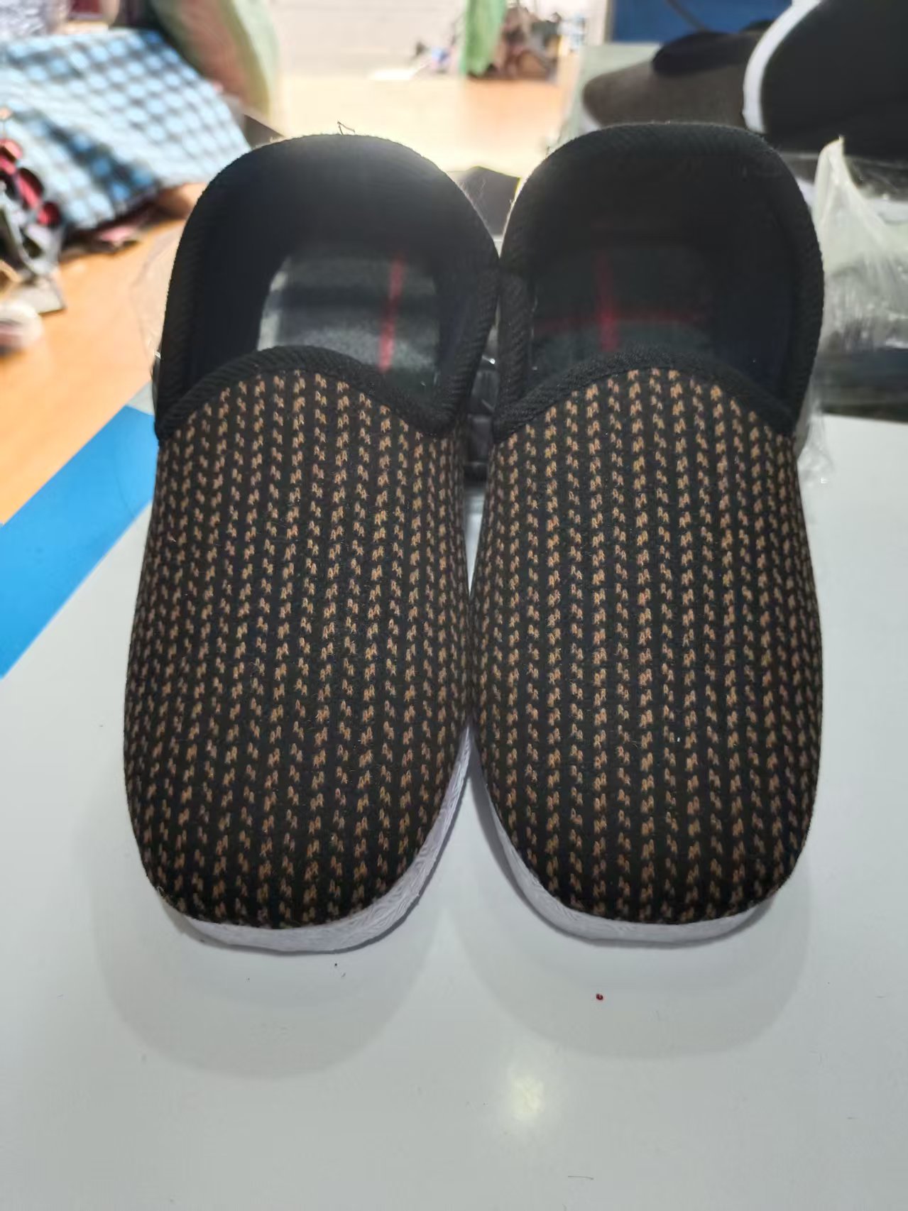 手工休闲风冬季防滑低帮鞋子