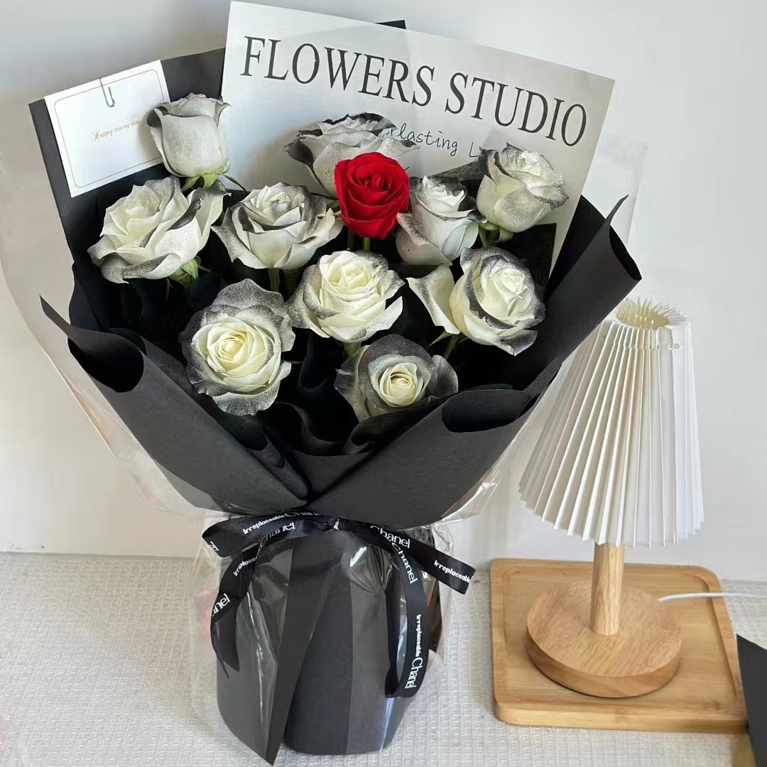 【万中无一】11 黑骑士红玫瑰混搭鲜花花束