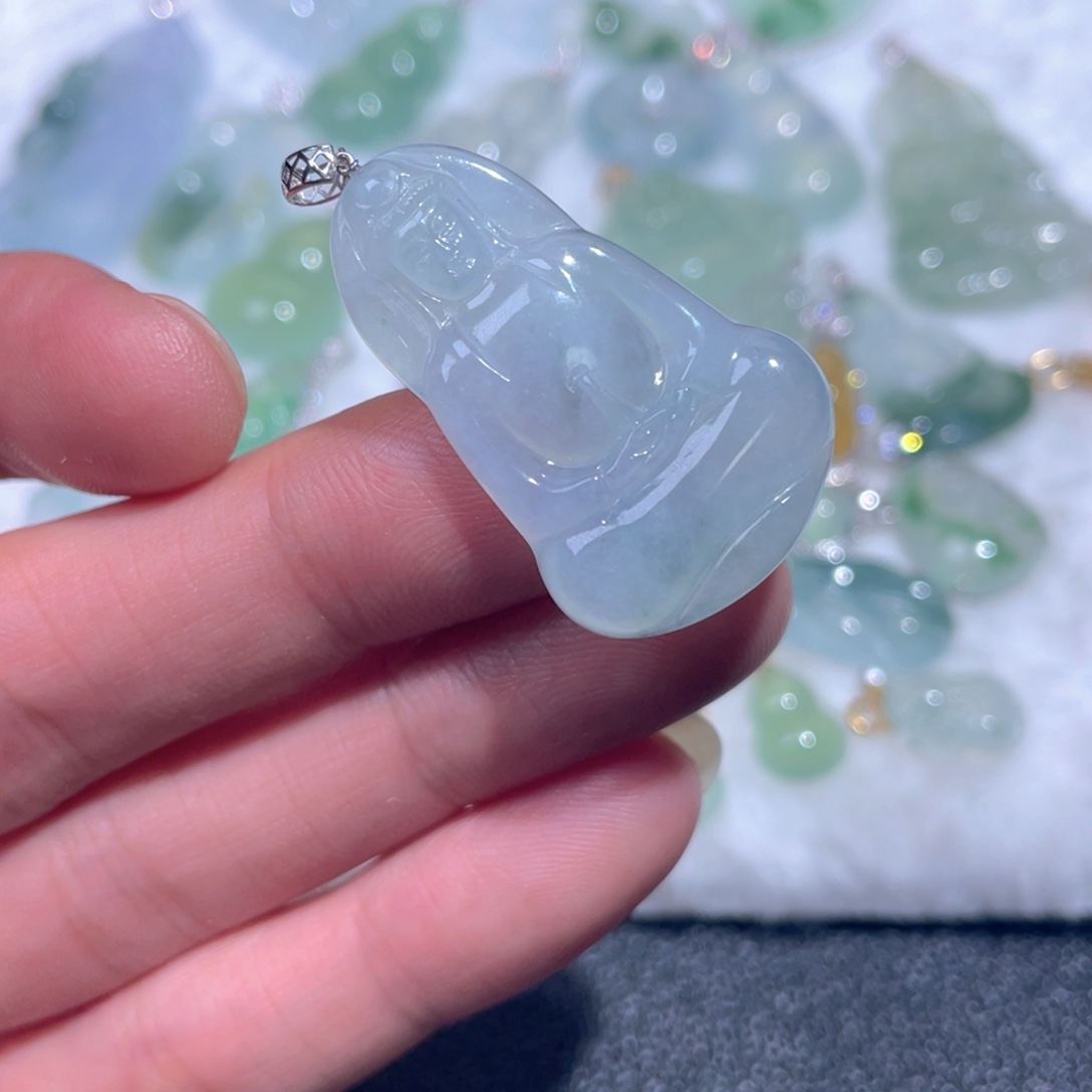 翡翠18K金镶嵌颈饰翡翠